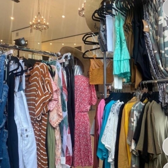 50 pieces women mystery clothing thrift boutique box bundle mystery box - Picture 3 of 9